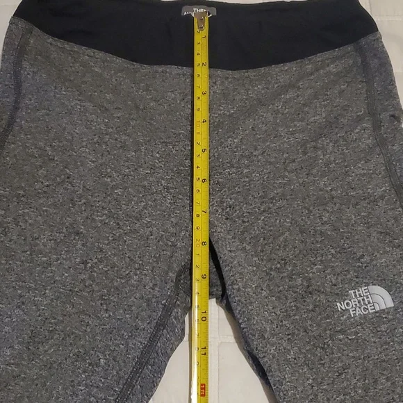 The North Face Flashdry Capri Leggings Gray Black Girls Regular Size 10-12 - Picture 8 of 10